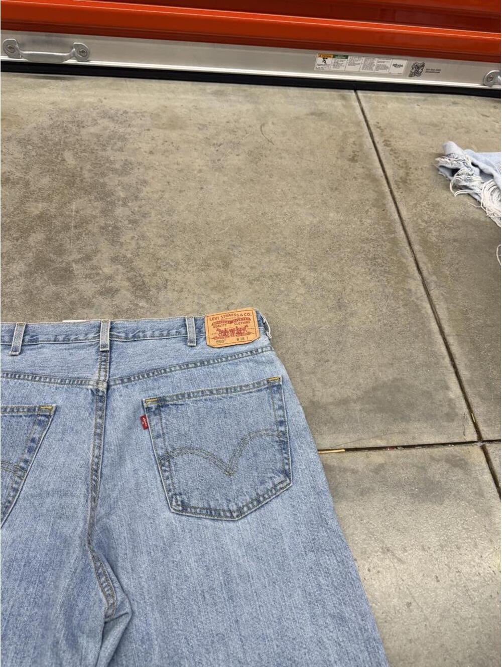 vintage levis 550 faded blue relaxed baggy fit jean shorts jorts size 38 - Picture 2 of 4